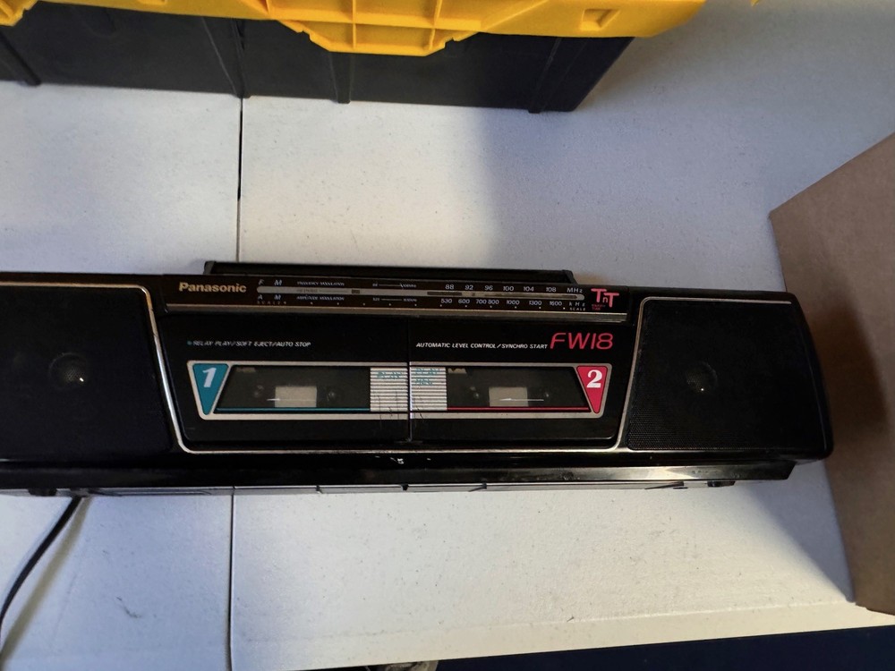 CASSETTE TAPE PLAYER Panasonic FW18 TNT