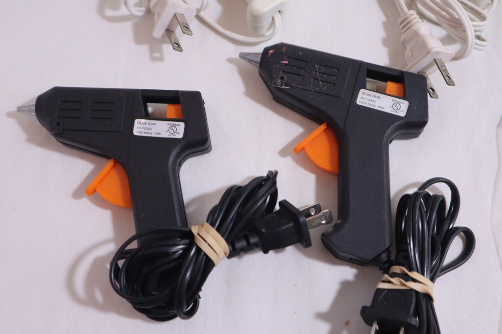 (5) GLUE GUN W/GLUE ~