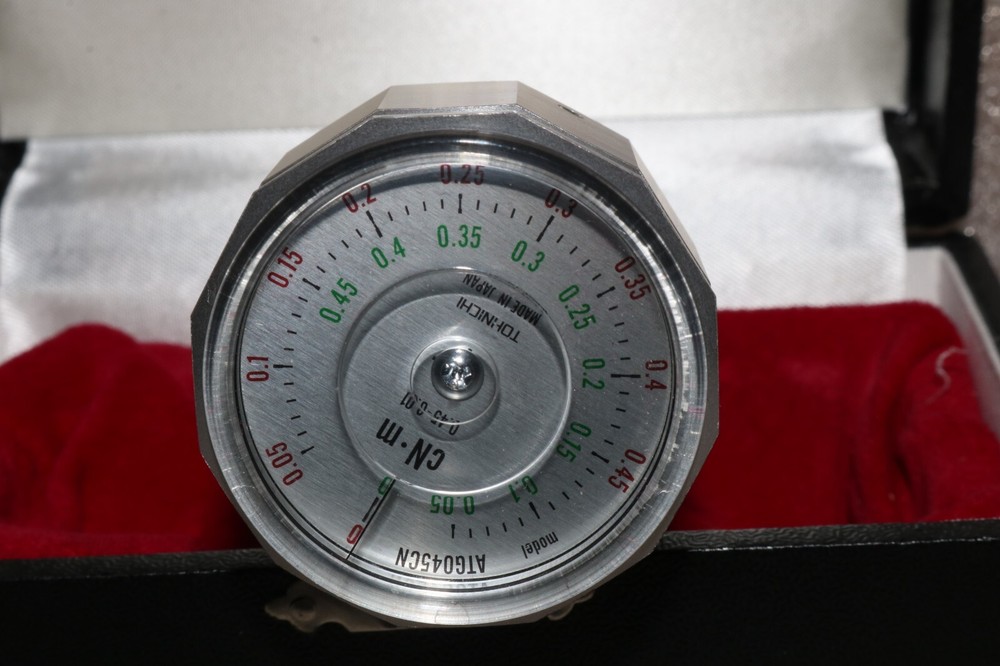 TOHNICHI TORQUE GAUGE 504078Q .