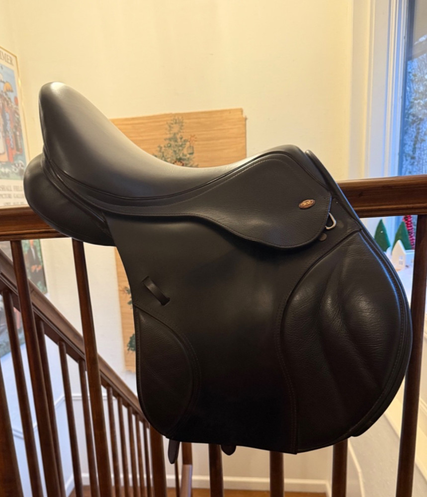 Kent and Masters 17.5” all-purpose saddle