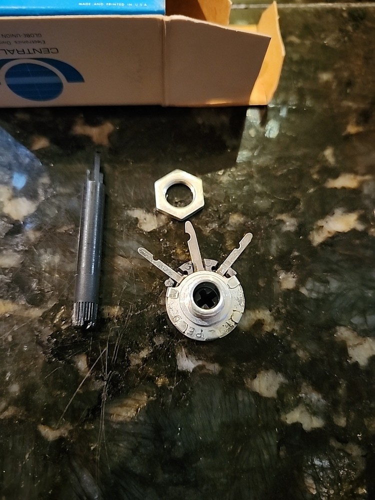 WP-100 CENTRALAB 100 OHMS 3 WATT WIREWOUND PC MTG