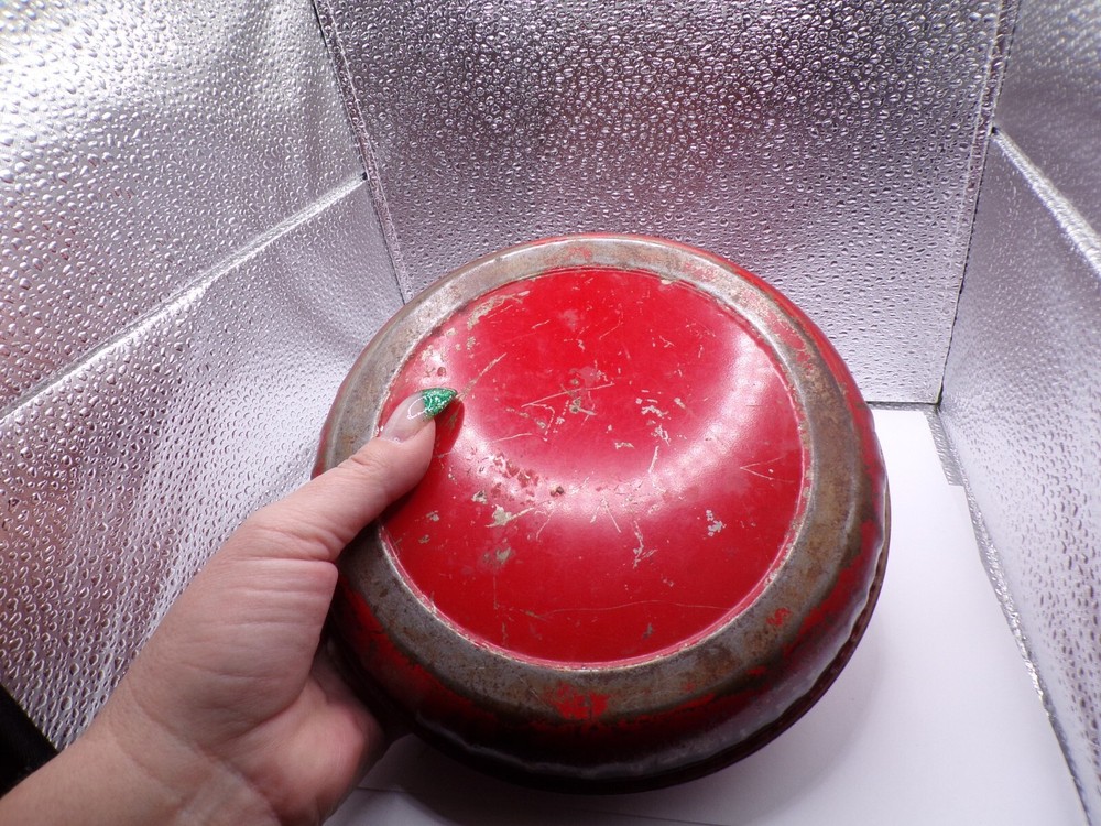 VTG Red Metal Thread Holder