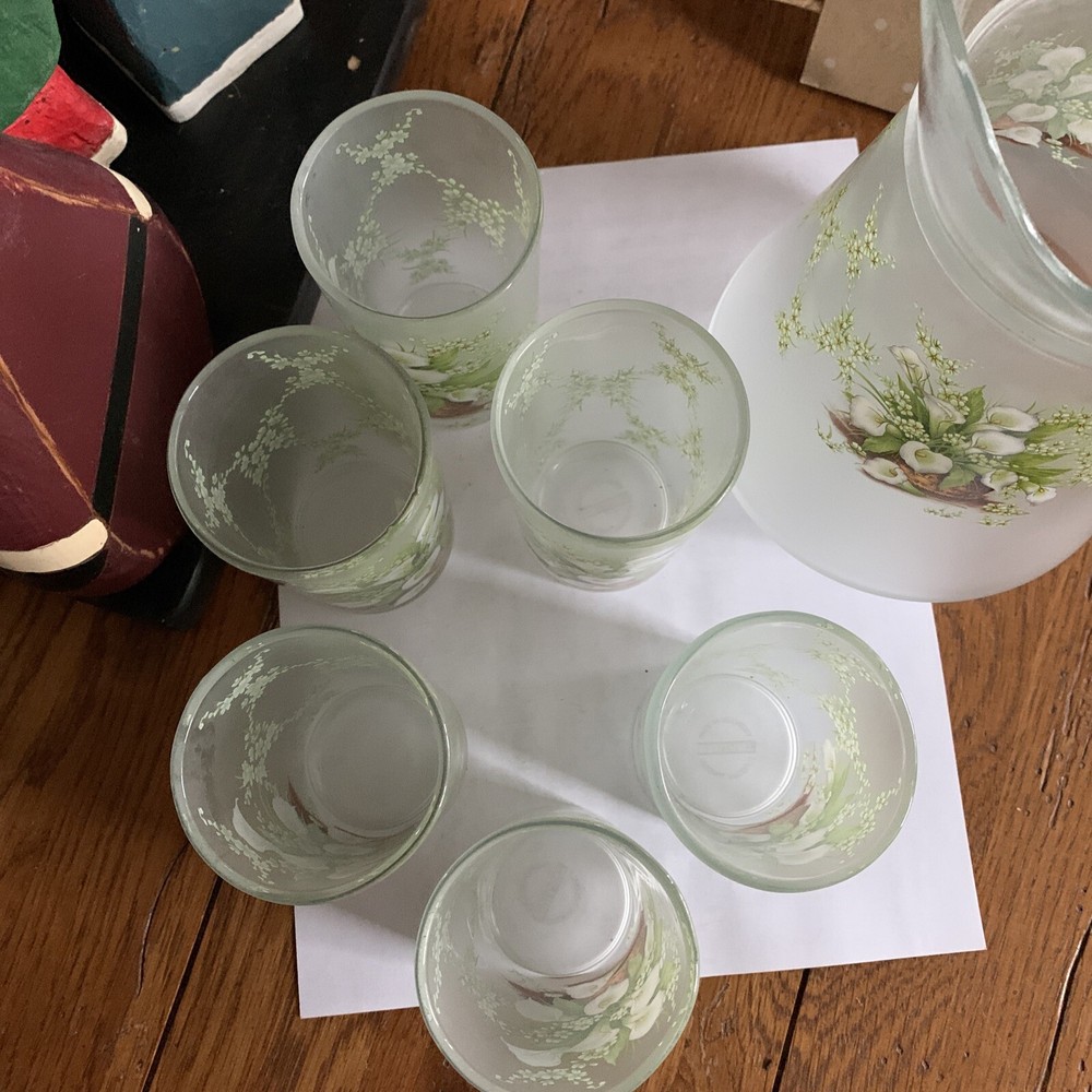 KIG Briliant Brand Pitcher and 6 Glasses (Lily Pattern)