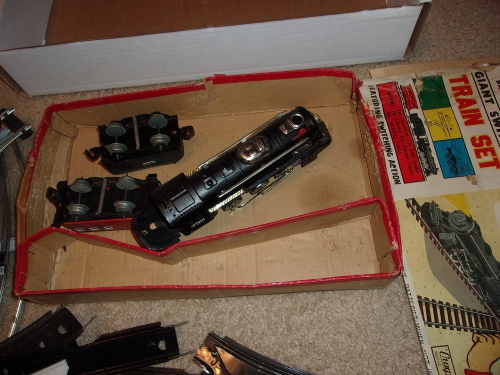 Cragstan 13 piece Battery Powered Giant Switcher Train Set