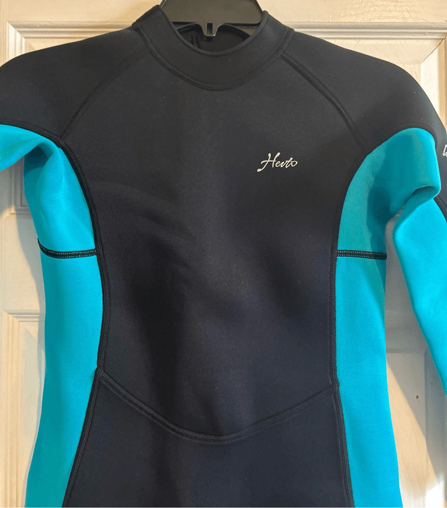 Hevto Wetsuit Size 12