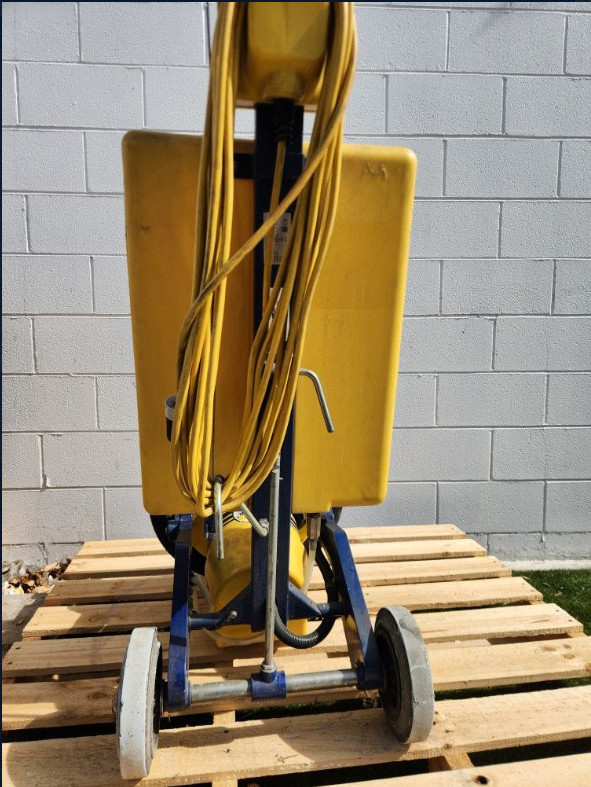 Cimex CR48CM commercial carpet scrubber