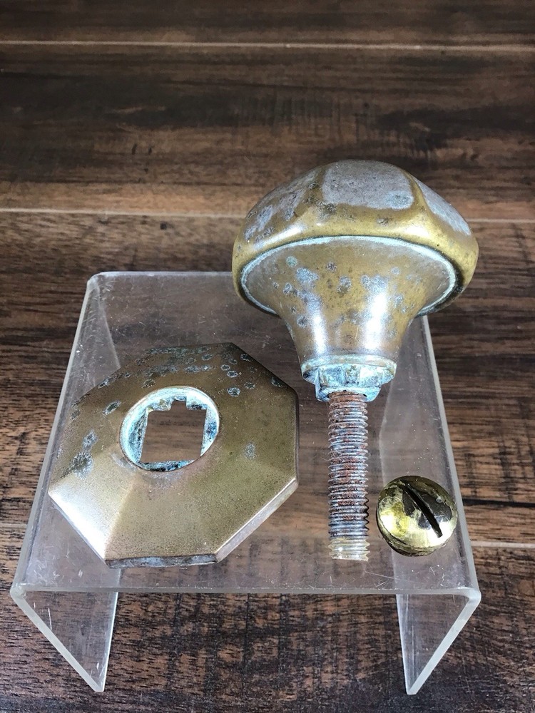 ANTIQUE BRASS OCTAGONAL FRONT DOOR KNOB / CENTRAL DOOR PULL.