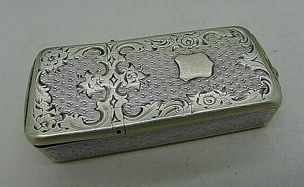 c.1821 SOLID SILVER HAND CHASED COMBINATION SNUFF BOX w/ CHEROOT CUTTER RARE