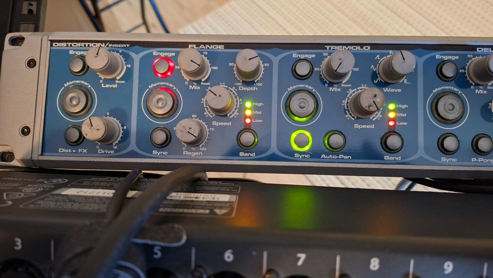 Electrix MO-FX Time Synchronized Multi-Effects Unit