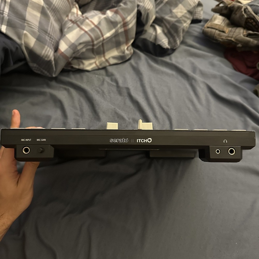 Novation Twitch Serato Itch DJ Controller