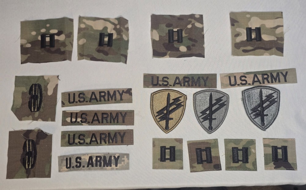 Various Army Captain Emblems And Patches