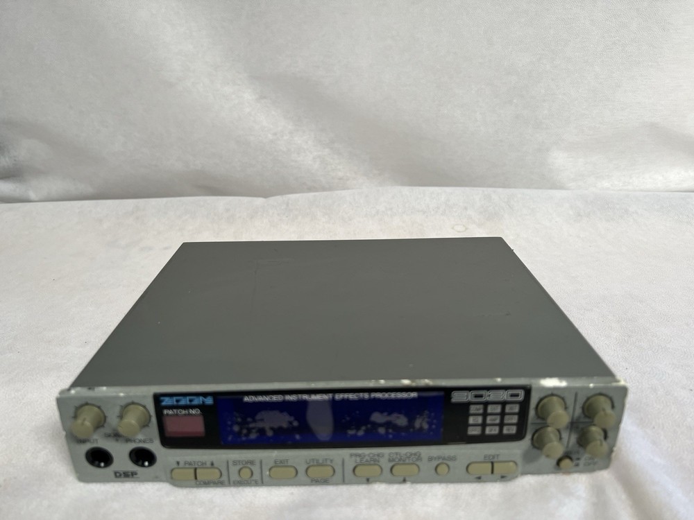 Repaired Zoom 9030 Advanced Instrument Effects Processor /Tested, Works