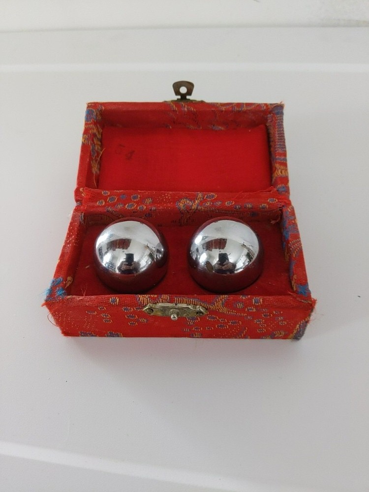 SHOUXING Chime Balls Baoding Iron Red Silken Box Hand Exercise Vintage NOTE