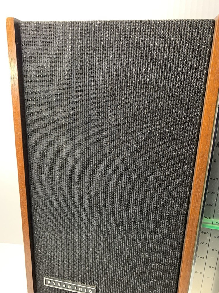 Panasonic Solid State Table Top FM-AM 10- Transistor 6-Diode Radio RE-785 Tested