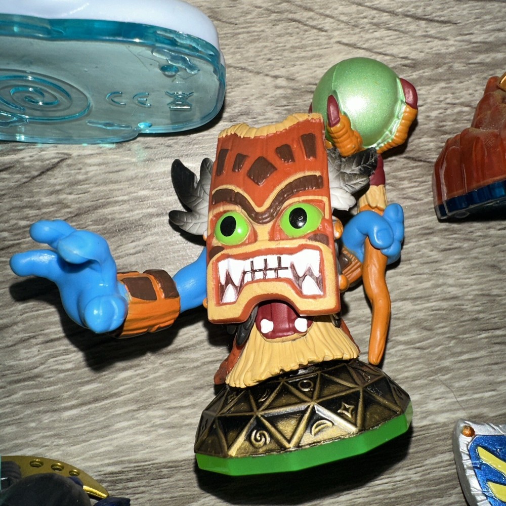 Skylanders AcTiVision Figures Lot Of 18