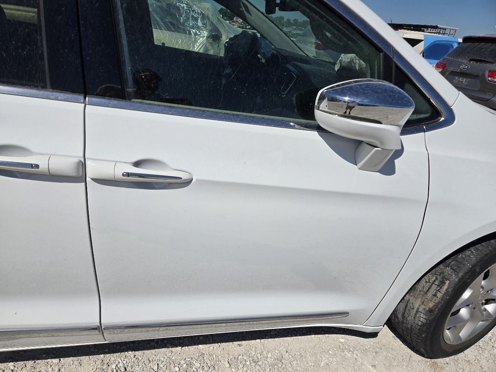 2018-2020 Chrysler PACIFICA Front Dash Mounted 8.4" Display Touch Screen