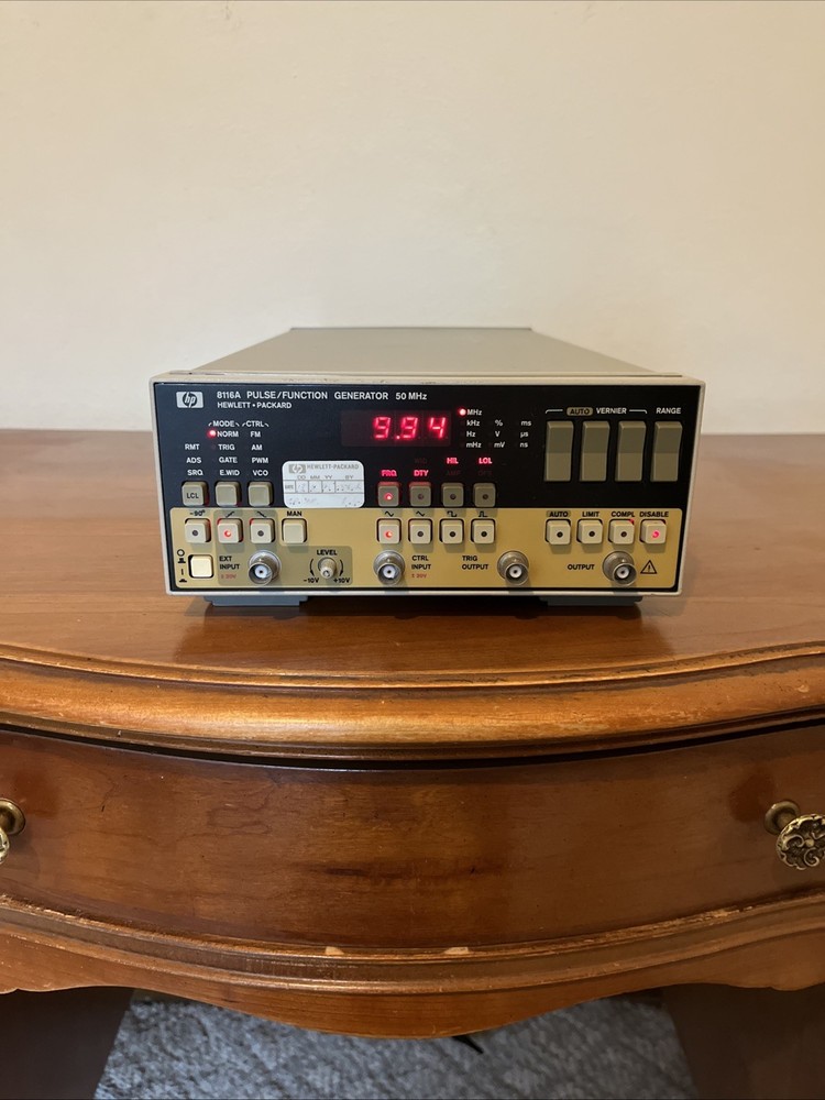 HP 8116A Pulse Function Generator 50MHz Fully Operational Good Condition