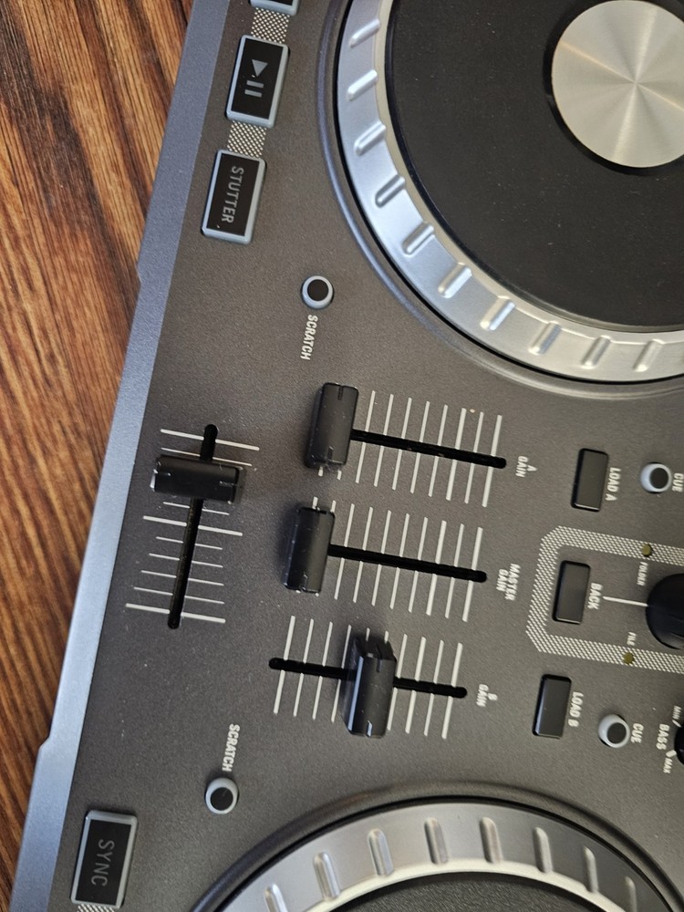 Numark Mixtrack Digital DJ Controller