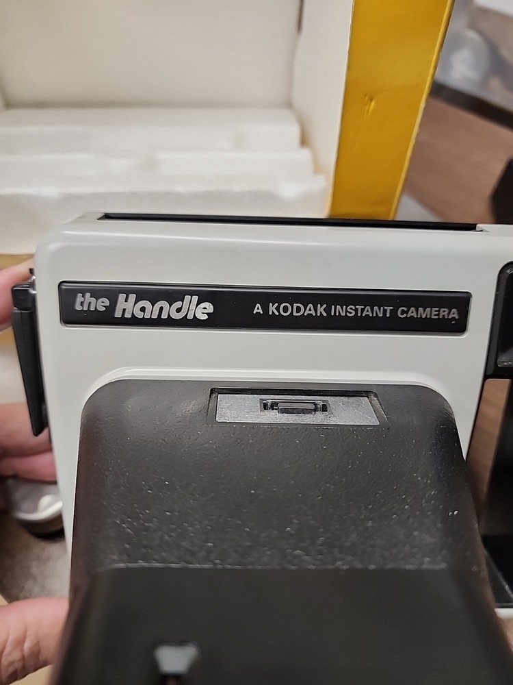 Vintage Kodak " The Handle " Instant Camera NEEDS BATTERY Package DAMAGE