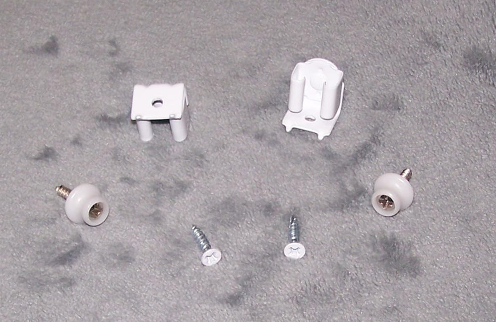 Plantation Shutter Catch/White