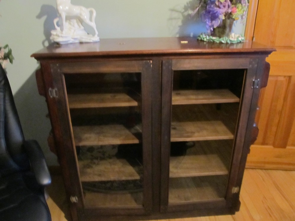 Organ bookcase