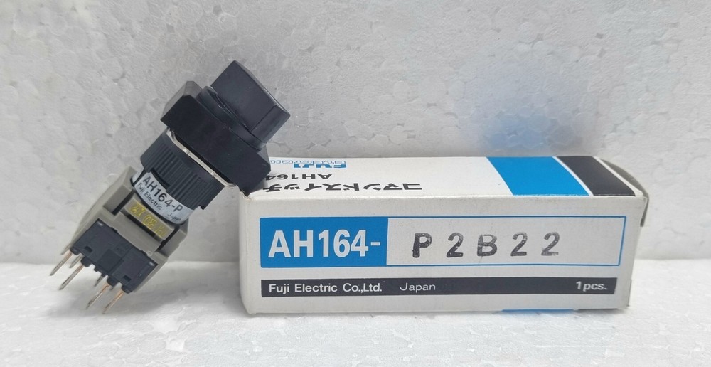 Fuji Electric AH165-P2B22 Selector Switch