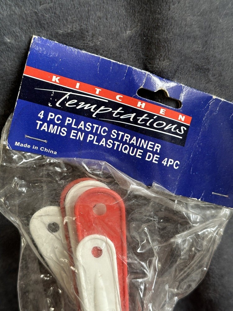 RARE Vintage New Old Stock Kitchen Temptations Set 4 Handheld Nesting Strainers