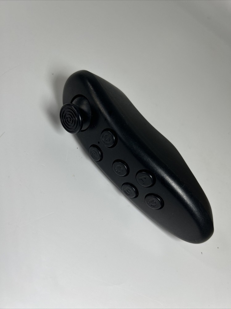 Hype Cynoculars VR Headset Remote Controller Utopia 360 Black Just Remote