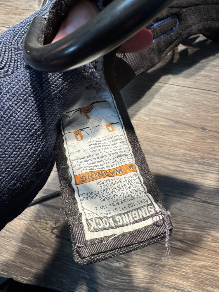 SINGING ROCK 12277 Type C Climbing Harness ATTACK Small