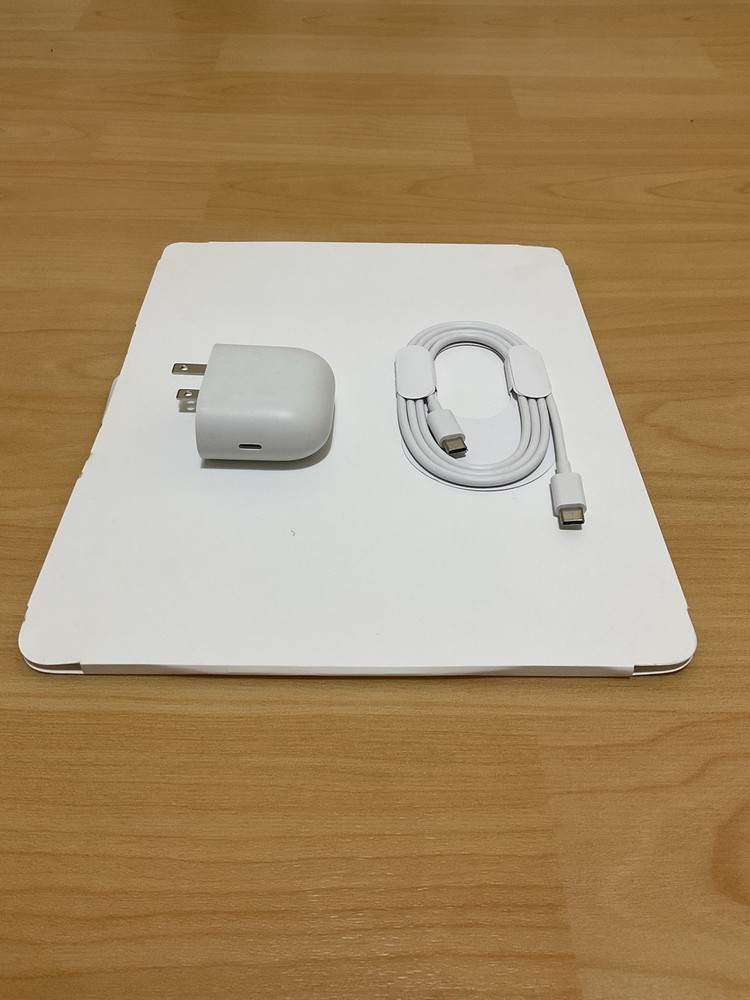 Google - 45W USB-C Walll Power Charger & USB- C CABLE - Snow