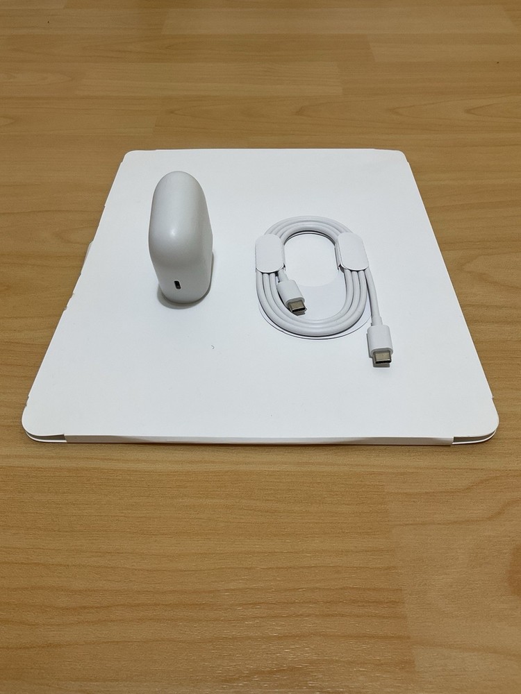 Google - 45W USB-C Walll Power Charger & USB- C CABLE - Snow