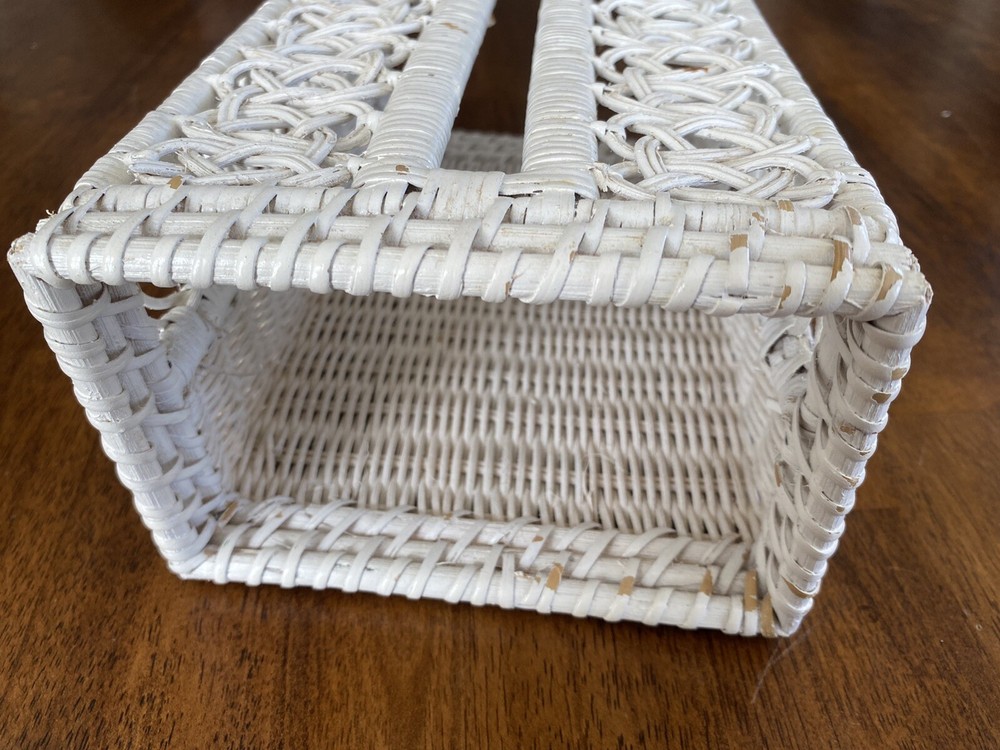 VINTAGE White Wicker Rectangular Tissue Box Holder Cover BOHO Shabby Chic Rustic
