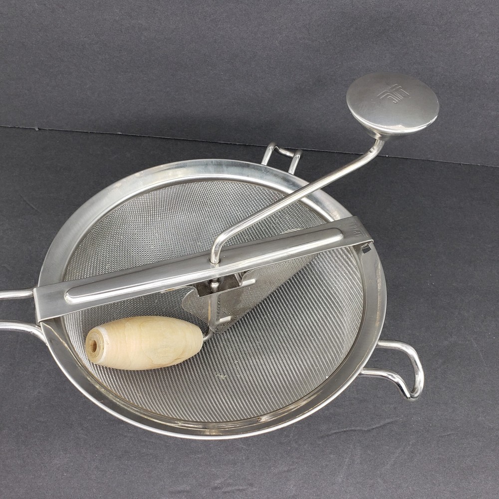 IDEALE MULTIPURPOSE STAINLESS STEEL STRAINER PRESS & COLANDER, EUC