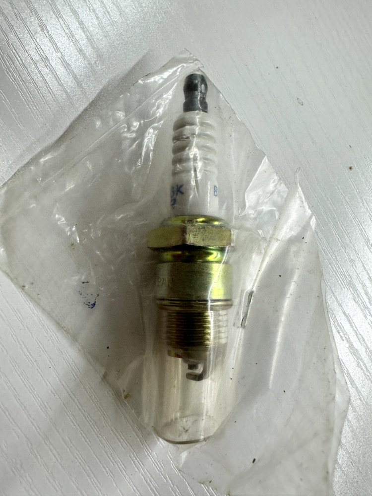 Johnson/Evinrude/OMC NGK Standard Spark Plug BPR7HS-10