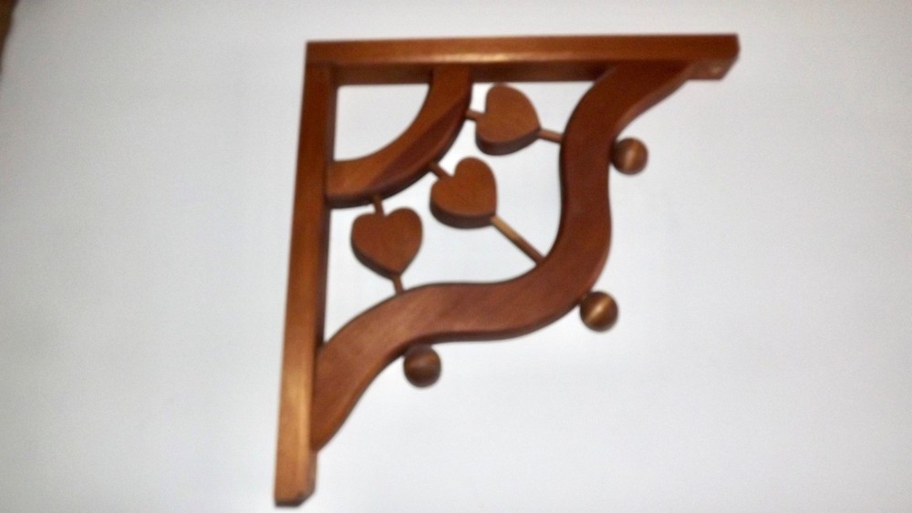 TWO CORBEL PINE CORNER BRACKETS