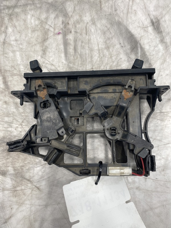2006 Isuzu NPR Climate Control (718-11134)