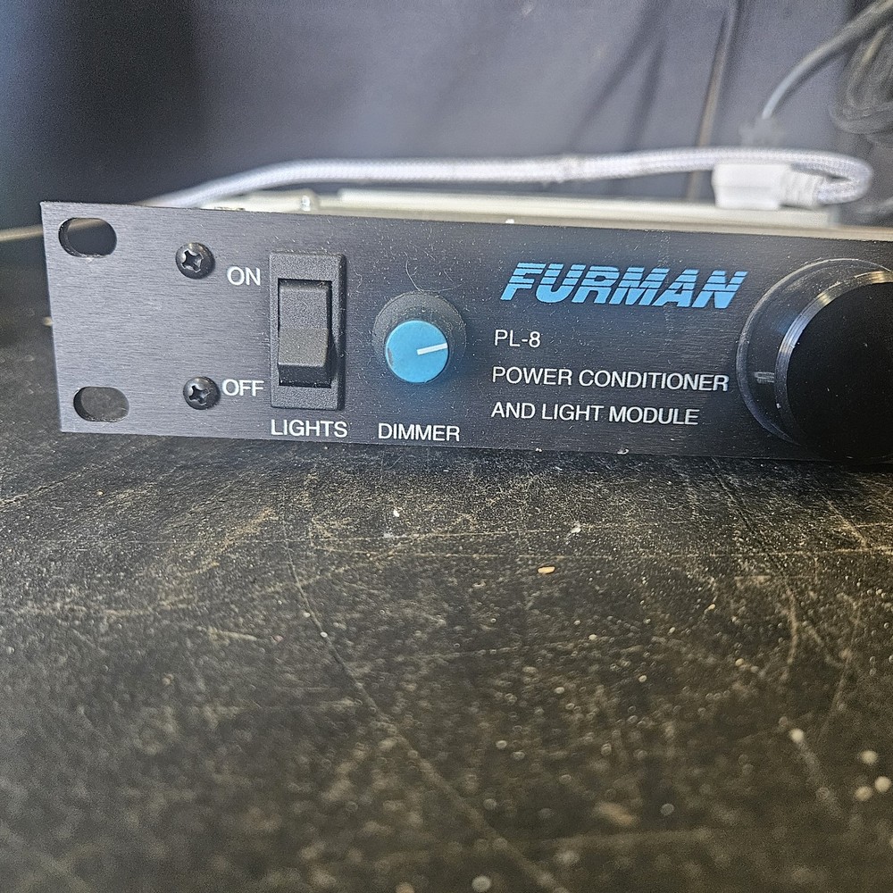Furman PL-8 Power Conditioner and Light Module