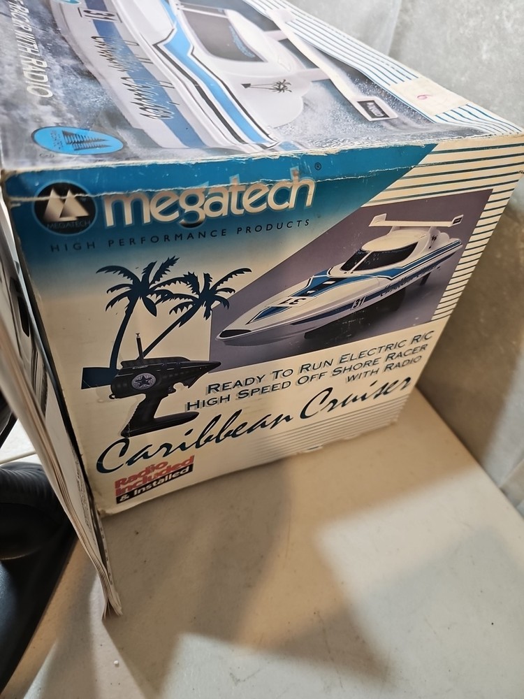 Megatech Caribbean Cruiser Remote Control Boat W/Box-Battery & Controller TESTED