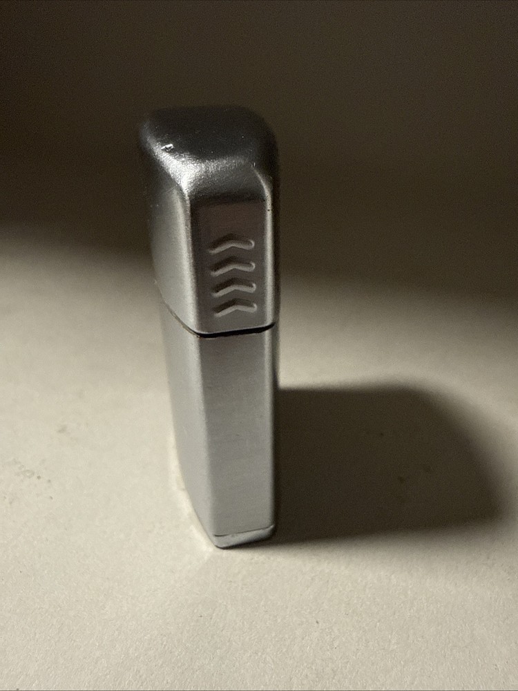 Vintage Ronson Windlite Lighter - Brushed Silver with Chrome Base