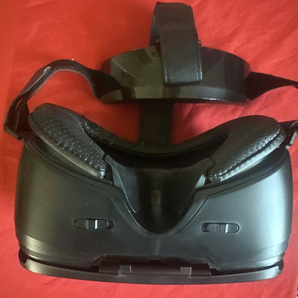 DESTEK V5 VR Headset with Bluetooth Controller