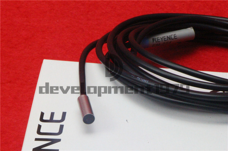 Keyence EM-054 Proximity sensor NEW