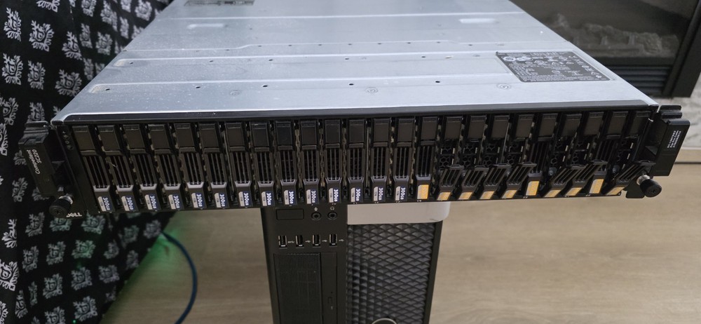 Dell Compellent SC220 24x 600GB 2x SC2