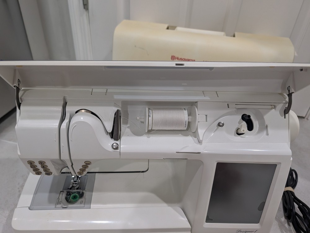 Husqvarna Designer 1 Sewing Machine
