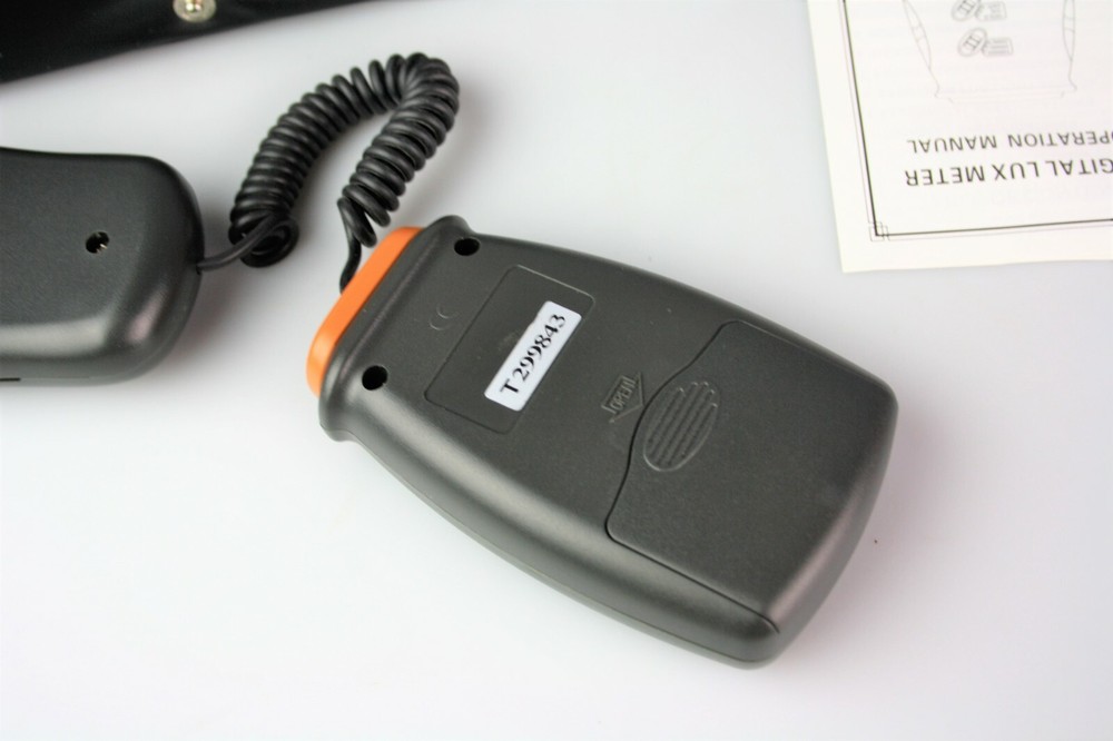 Digital LUX Meter LX1020B w/ Case
