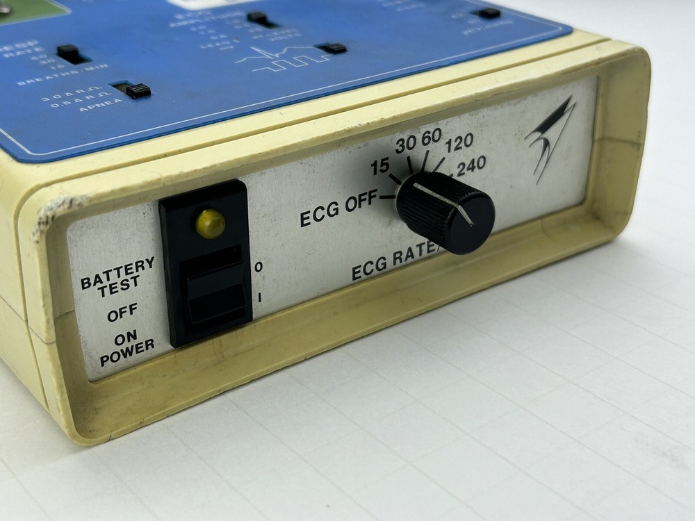 Dynatech Model 113A Patient Simulator ECG Resp BP Temp Cardiac Output Tested