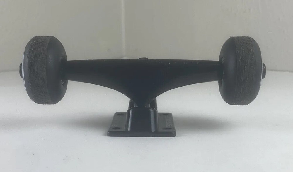 Kryptonics Skateboard Wheels With Trucks And Hardware Black