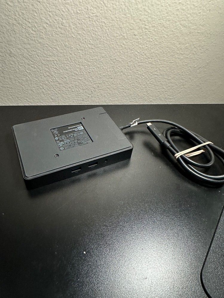 DELL WD15 USB TYPE-C DOCKING STATIONS == NO POWER ADAPTERS
