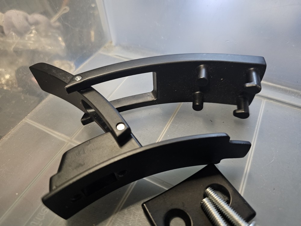Weightlifting Lever Buckle