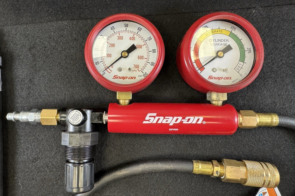 Snap-On EEPV509 Cylinder Leakage Tester Kit