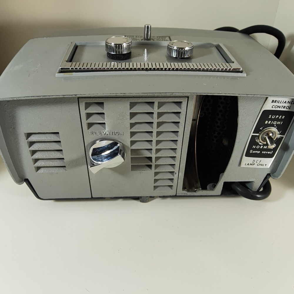 Vtg Super Technicolor 810 Instant Projector, Partially Tested, Lamp & Fan Work